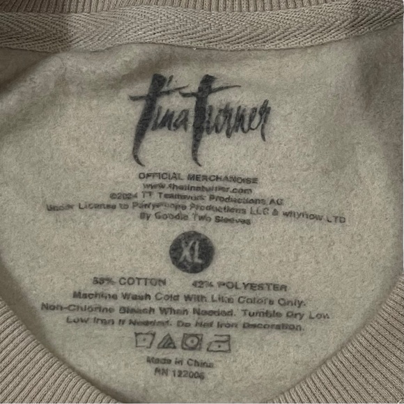 2024 Tina Turner 1984 Size XL Tan Crewneck Sweatshirt (Retail $45) - Picture 4 of 4